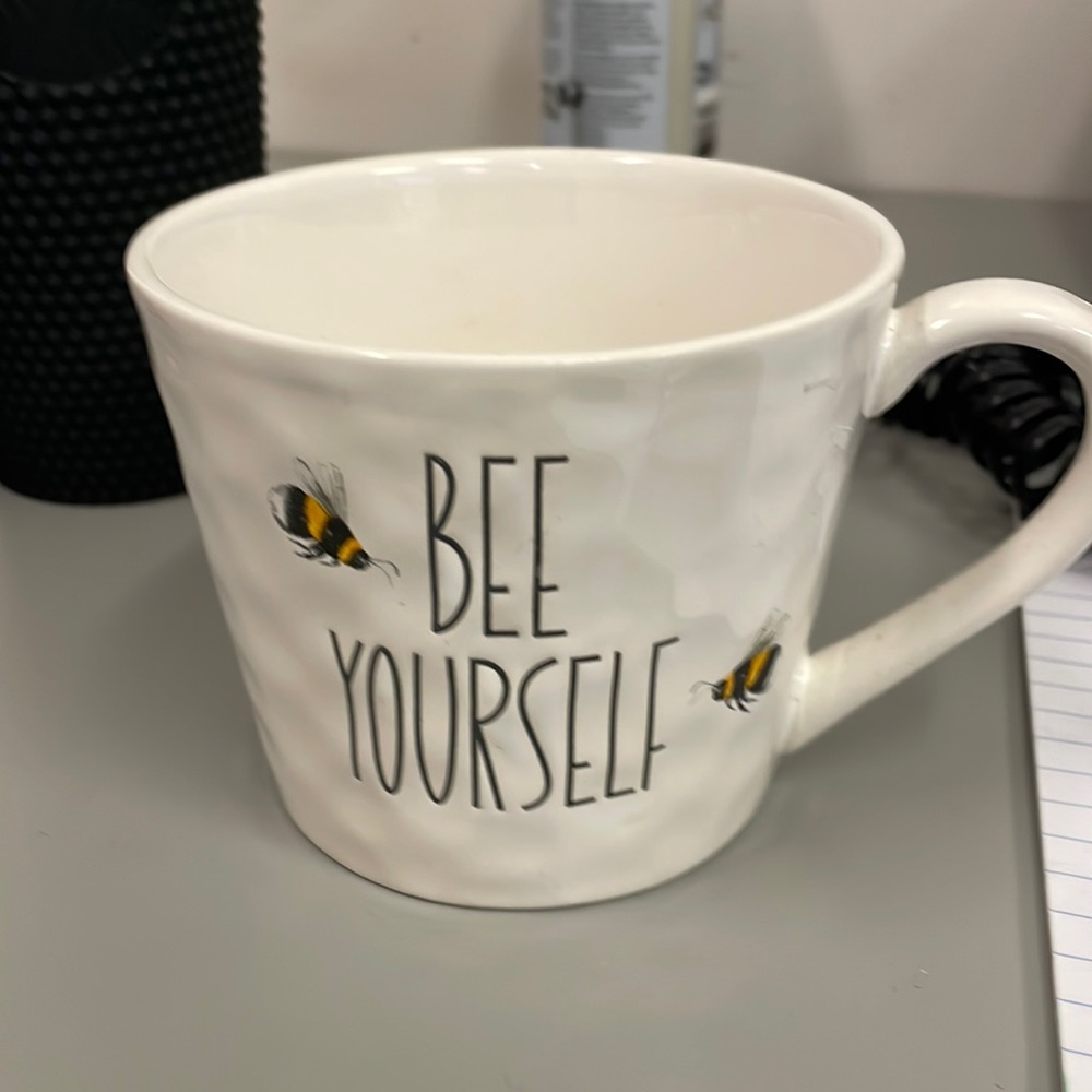 Bee yourself mug